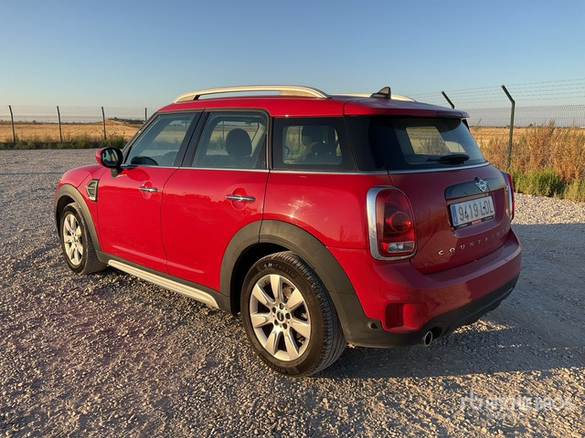 2019 Mini Countryman Cooper Automobile - Autó: 4 kép. 2019 Mini Countryman Cooper Automobile - Autó: 4 kép.