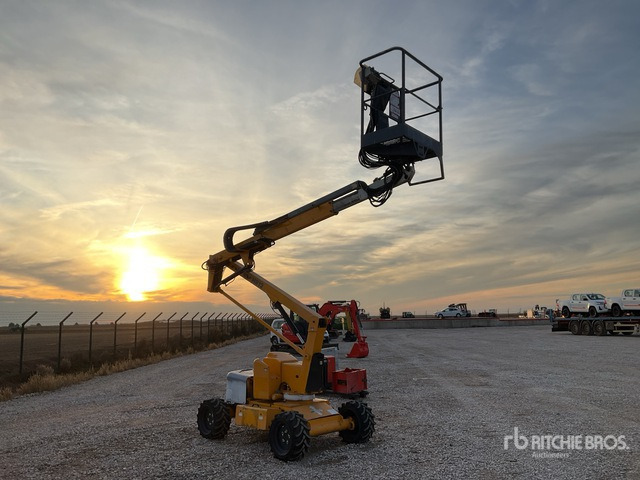 2019 Nifty-Lift HR12D 4WD Diesel Articulating Boom Lift - Személyemelő: 4 kép. 2019 Nifty-Lift HR12D 4WD Diesel Articulating Boom Lift - Személyemelő: 4 kép.