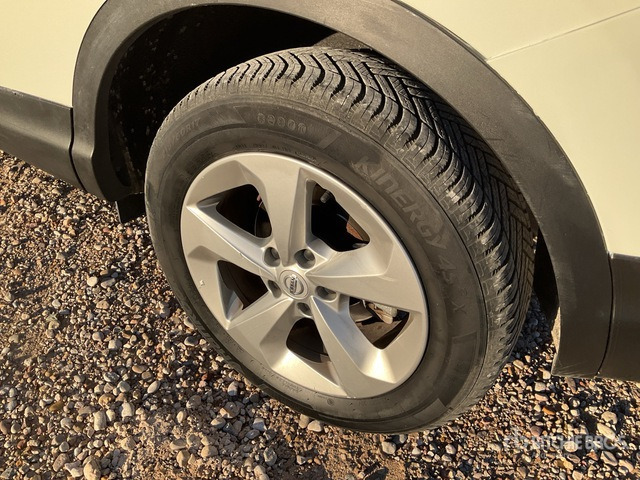 2019 Nissan Qashqai Automobile - Terepjáró/ SUV: 4 kép. 2019 Nissan Qashqai Automobile - Terepjáró/ SUV: 4 kép.