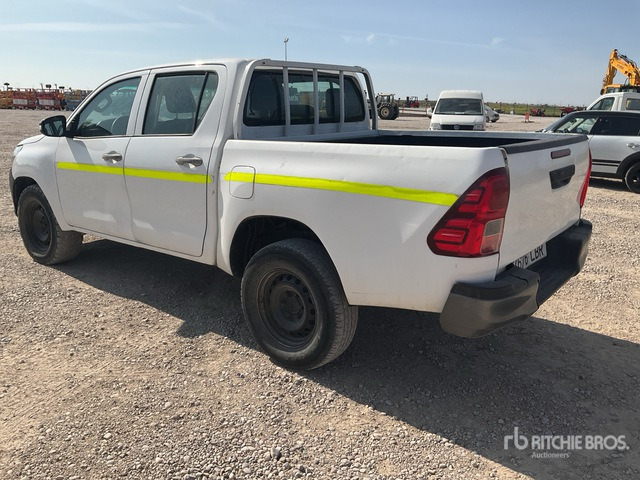 2019 Toyota Hilux 4x4 Crew Cab Pickup - Pickup: 3 kép. 2019 Toyota Hilux 4x4 Crew Cab Pickup - Pickup: 3 kép.