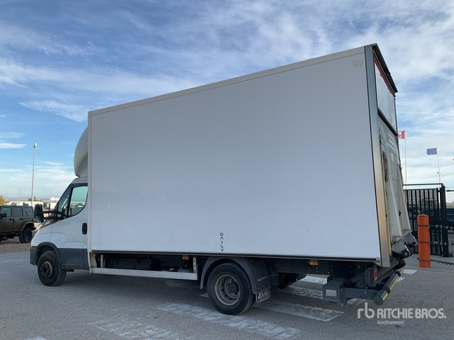 2020 Iveco Daily 70C18 4x2 Van Truck - Dobozos felépítményű teherautó: 2 kép. 2020 Iveco Daily 70C18 4x2 Van Truck - Dobozos felépítményű teherautó: 2 kép.