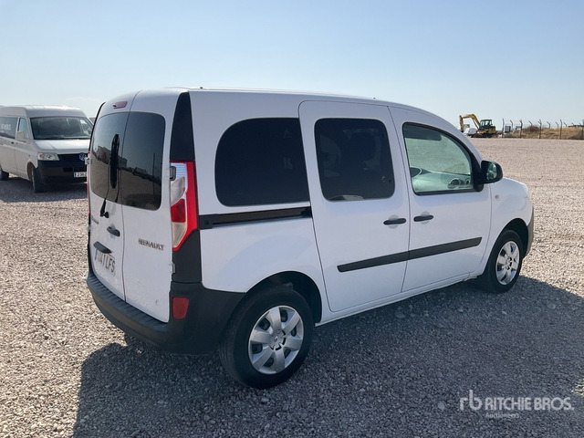 2020 Renault Kangoo Combi 5 Passenger Van - Minibusz, Kisbusz: 3 kép. 2020 Renault Kangoo Combi 5 Passenger Van - Minibusz, Kisbusz: 3 kép.