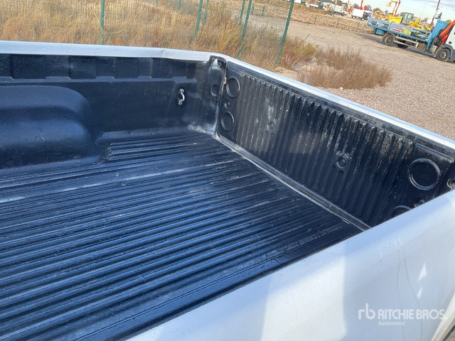 2020 Toyota Hilux 4x4 Crew Cab Pickup - Pickup: 4 kép. 2020 Toyota Hilux 4x4 Crew Cab Pickup - Pickup: 4 kép.