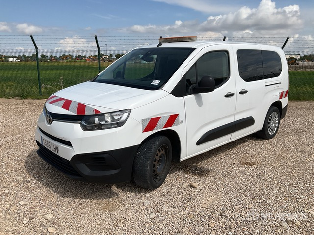 2020 Toyota Proace City Verso 5 Passenger Van - Minibusz, Kisbusz: 1 kép. 2020 Toyota Proace City Verso 5 Passenger Van - Minibusz, Kisbusz: 1 kép.