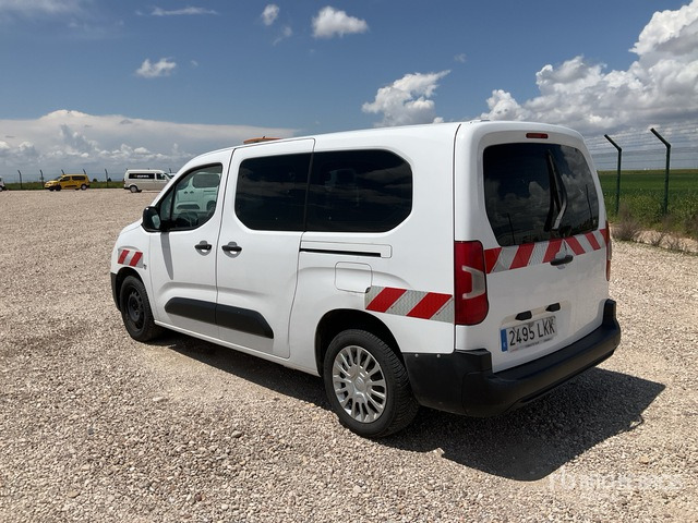 2020 Toyota Proace City Verso 5 Passenger Van - Minibusz, Kisbusz: 1 kép. 2020 Toyota Proace City Verso 5 Passenger Van - Minibusz, Kisbusz: 1 kép.