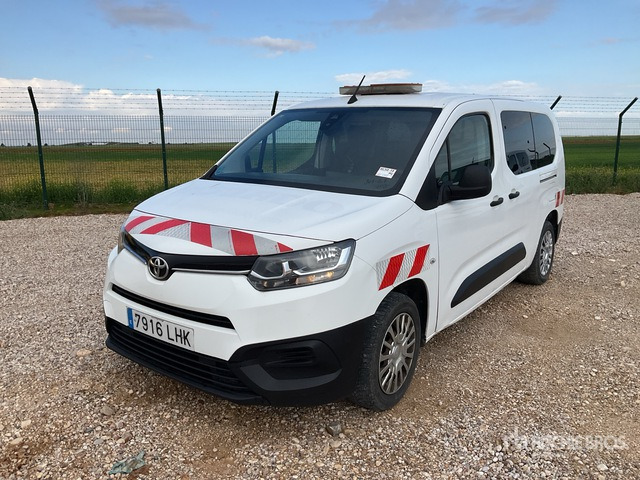 2020 Toyota Proace City Verso 5 Passenger Van - Minibusz, Kisbusz: 3 kép. 2020 Toyota Proace City Verso 5 Passenger Van - Minibusz, Kisbusz: 3 kép.