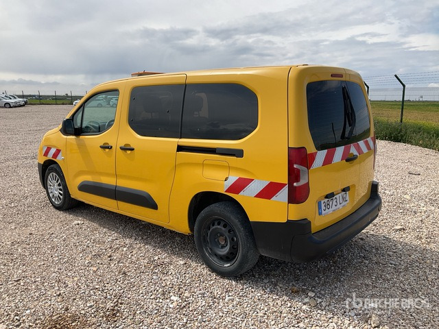 2021 Toyota Proace City Verso 5 Passenger Van - Minibusz, Kisbusz: 3 kép. 2021 Toyota Proace City Verso 5 Passenger Van - Minibusz, Kisbusz: 3 kép.