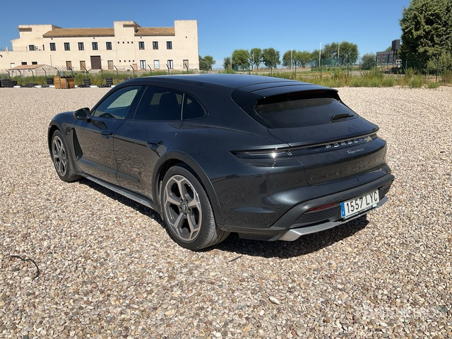 2022 Porsche Taycan 4 CROSS AWD Electric Automobile - Autó: 1 kép. 2022 Porsche Taycan 4 CROSS AWD Electric Automobile - Autó: 1 kép.
