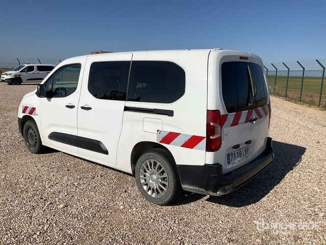 2022 Toyota Proace City Verso 5 Passenger Van - Minibusz, Kisbusz: 1 kép. 2022 Toyota Proace City Verso 5 Passenger Van - Minibusz, Kisbusz: 1 kép.
