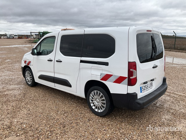 2022 Toyota Proace City Verso 5 Passenger Van - Minibusz, Kisbusz: 2 kép. 2022 Toyota Proace City Verso 5 Passenger Van - Minibusz, Kisbusz: 2 kép.