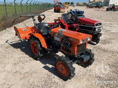 4WD Quantity of (2) - Traktor: 4 kép. 4WD Quantity of (2) - Traktor: 4 kép.