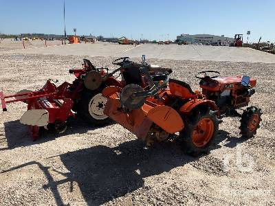 4WD Quantity of (2) - Traktor: 3 kép. 4WD Quantity of (2) - Traktor: 3 kép.