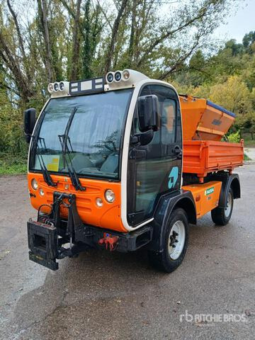2004 Ausa M250DH X4 4x4 Snow Plow Truck - Egyéb gépek: 1 kép. 2004 Ausa M250DH X4 4x4 Snow Plow Truck - Egyéb gépek: 1 kép.