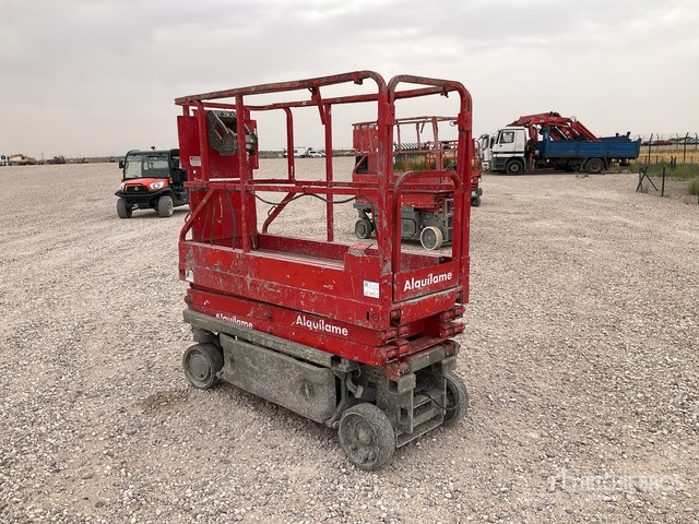 JLG 1930 ES Scissor Lift - Ollós emelő: 3 kép. JLG 1930 ES Scissor Lift - Ollós emelő: 3 kép.