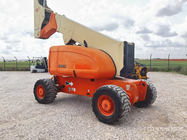 JLG 800 AJ Articulating Boom Lift - Személyemelő: 3 kép. JLG 800 AJ Articulating Boom Lift - Személyemelő: 3 kép.