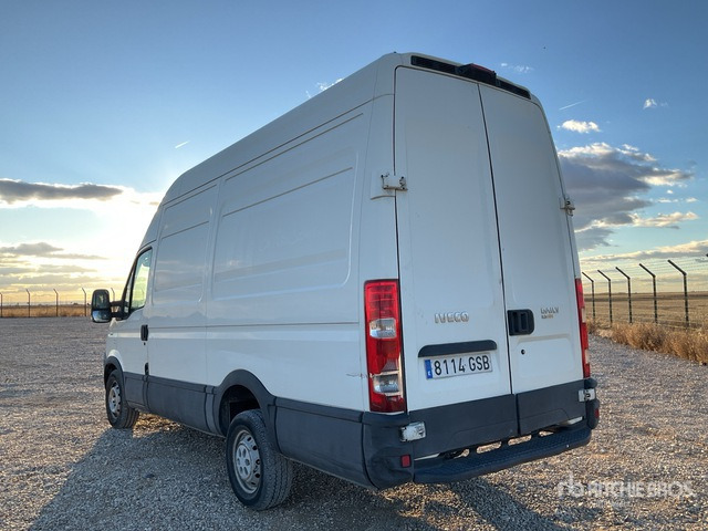 2009 Iveco Daily 35S13 Cargo Van - Kisteherautó: 5 kép. 2009 Iveco Daily 35S13 Cargo Van - Kisteherautó: 5 kép.