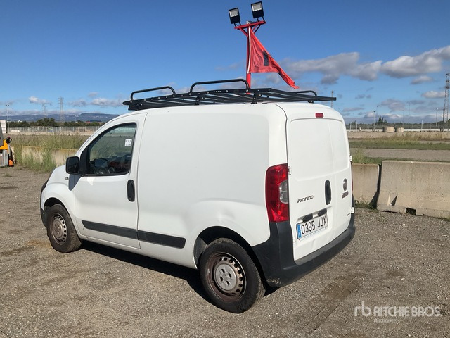 2015 Fiat Fiorino Van Truck - Kisteherautó: 2 kép. 2015 Fiat Fiorino Van Truck - Kisteherautó: 2 kép.