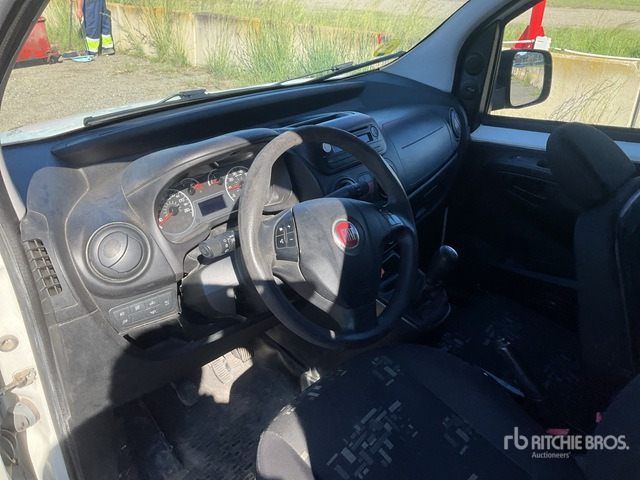 2015 Fiat Fiorino Van Truck - Kisteherautó: 5 kép. 2015 Fiat Fiorino Van Truck - Kisteherautó: 5 kép.