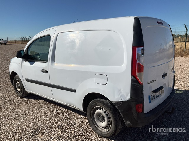 2019 Renault Kangoo Cargo Van - Kisteherautó: 2 kép. 2019 Renault Kangoo Cargo Van - Kisteherautó: 2 kép.