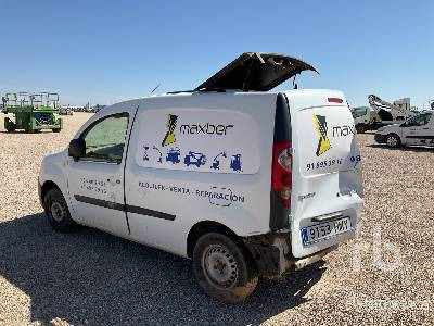 RENAULT KANGOO MAXI (Inoperable) - Furgon: 2 kép. RENAULT KANGOO MAXI (Inoperable) - Furgon: 2 kép.