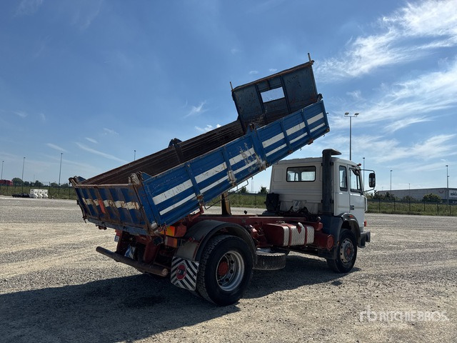 1990 Iveco 172-24 4x2 S/A Dump Truck - Billenőplatós teherautó: 3 kép. 1990 Iveco 172-24 4x2 S/A Dump Truck - Billenőplatós teherautó: 3 kép.