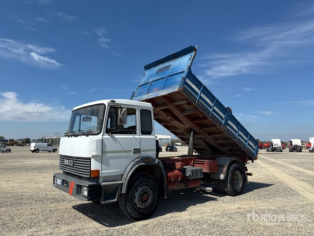 1990 Iveco 172-24 4x2 S/A Dump Truck - Billenőplatós teherautó: 1 kép. 1990 Iveco 172-24 4x2 S/A Dump Truck - Billenőplatós teherautó: 1 kép.