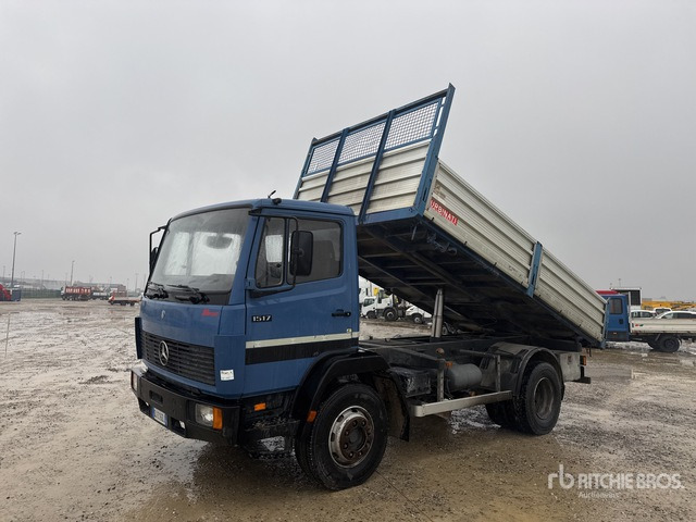 1995 Mercedes-Benz 15.17 4x2 S/A Dump Truck - Billenőplatós teherautó: 1 kép. 1995 Mercedes-Benz 15.17 4x2 S/A Dump Truck - Billenőplatós teherautó: 1 kép.