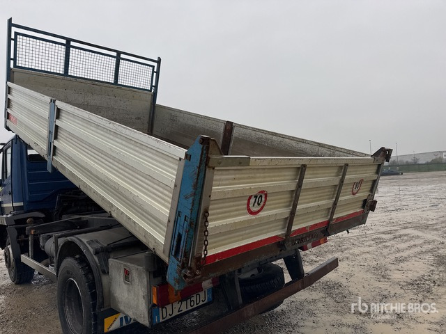 1995 Mercedes-Benz 15.17 4x2 S/A Dump Truck - Billenőplatós teherautó: 4 kép. 1995 Mercedes-Benz 15.17 4x2 S/A Dump Truck - Billenőplatós teherautó: 4 kép.