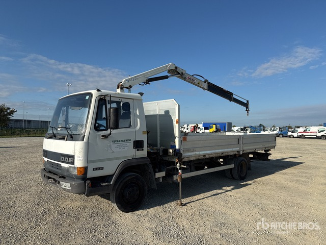 1996 DAF 150E2 PM 4622 2000 kg on 4x2 Flatbed Truck with Crane - Platós teherautó, Darus autó: 2 kép. 1996 DAF 150E2 PM 4622 2000 kg on 4x2 Flatbed Truck with Crane - Platós teherautó, Darus autó: 2 kép.