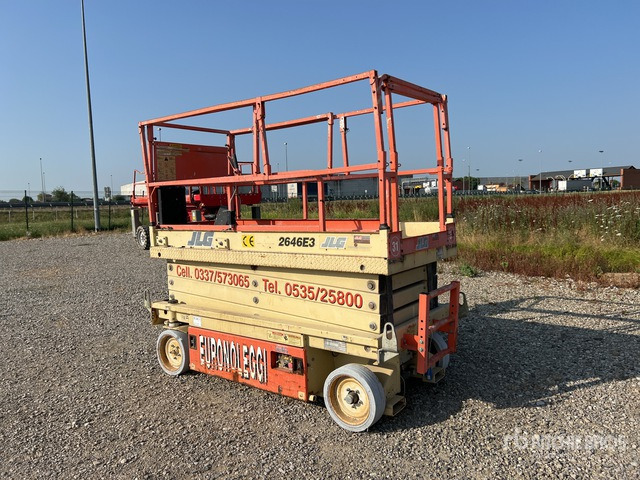 2000 JLG 2646 E3 Electric (Inoperable) Scissor Lift - Ollós emelő: 4 kép. 2000 JLG 2646 E3 Electric (Inoperable) Scissor Lift - Ollós emelő: 4 kép.