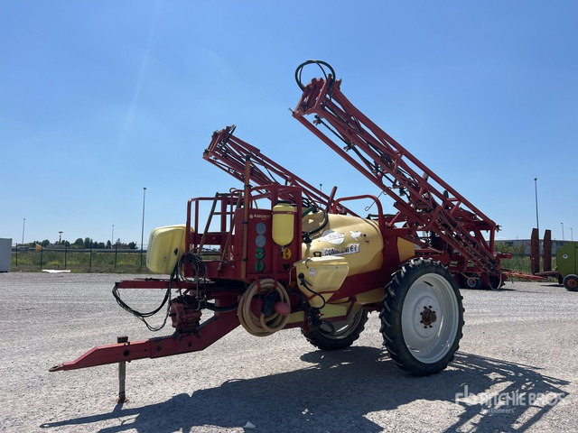 2001 Hardi Commander Pull-Type Sprayer - Vontatott permetezők: 2 kép. 2001 Hardi Commander Pull-Type Sprayer - Vontatott permetezők: 2 kép.