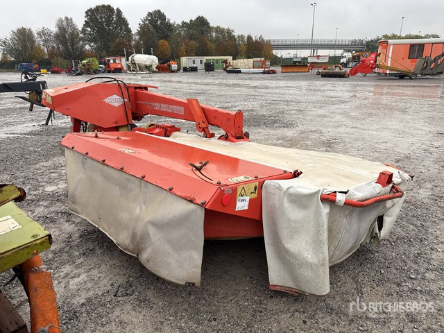 2001 Kuhn FC243R Lift Control Mower Conditioner - Fűkasza: 3 kép. 2001 Kuhn FC243R Lift Control Mower Conditioner - Fűkasza: 3 kép.