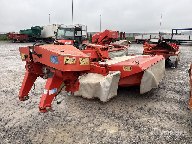 2001 Kuhn FC243R Lift Control Mower Conditioner - Fűkasza: 2 kép. 2001 Kuhn FC243R Lift Control Mower Conditioner - Fűkasza: 2 kép.