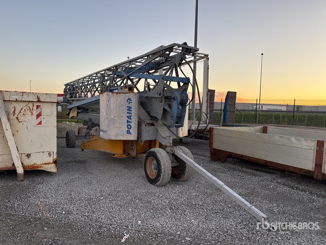 2001 Potain IGO 18 Tower Crane - Toronydaru: 1 kép. 2001 Potain IGO 18 Tower Crane - Toronydaru: 1 kép.