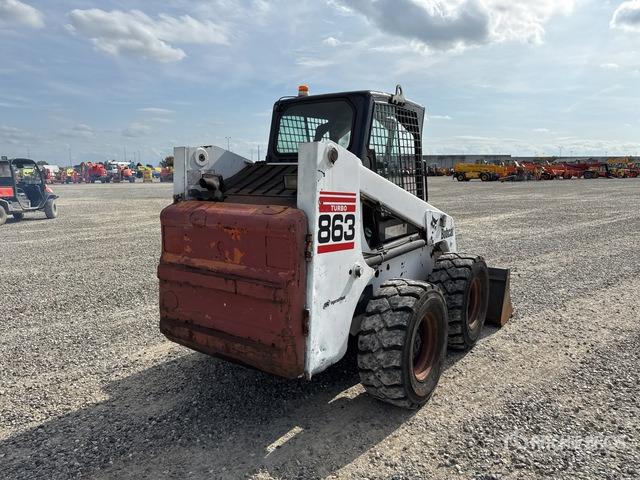 2002 Bobcat 863 High Flow Skid Steer Loader - Mini homlokrakodó: 3 kép. 2002 Bobcat 863 High Flow Skid Steer Loader - Mini homlokrakodó: 3 kép.