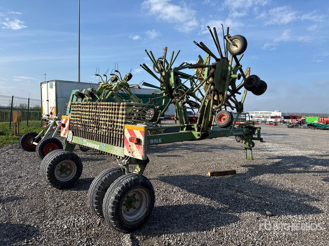 2002 Krone SWADRO 1401 Hay Rake - Szénaforgató: 3 kép. 2002 Krone SWADRO 1401 Hay Rake - Szénaforgató: 3 kép.