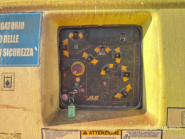 2003 JLG 800 AJ Telescopic Boom Lift - Személyemelő: 5 kép. 2003 JLG 800 AJ Telescopic Boom Lift - Személyemelő: 5 kép.