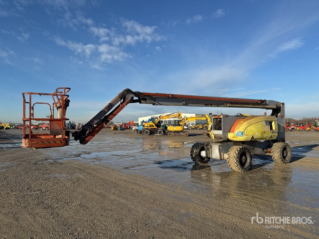 2003 JLG 800 AJ Telescopic Boom Lift - Személyemelő: 1 kép. 2003 JLG 800 AJ Telescopic Boom Lift - Személyemelő: 1 kép.