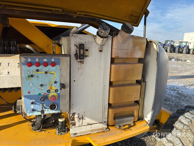 2004 Haulotte HA26PX - Személyemelő: 5 kép. 2004 Haulotte HA26PX - Személyemelő: 5 kép.