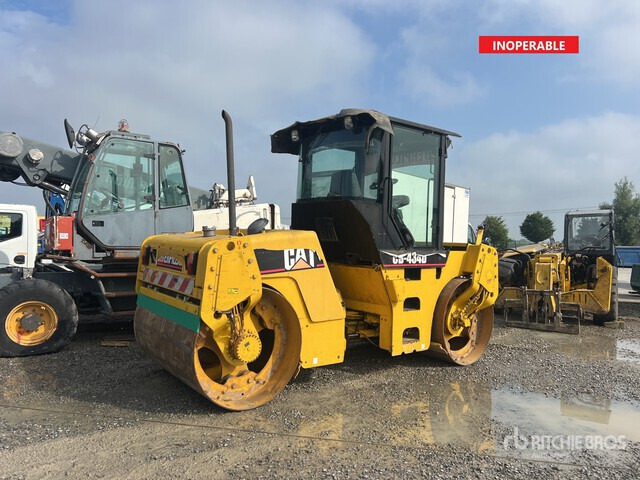 2007 Cat 434D (Inoperable) Double Drum Roller - Úthenger: 2 kép. 2007 Cat 434D (Inoperable) Double Drum Roller - Úthenger: 2 kép.