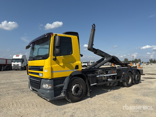2007 DAF CF85 6x2 Roll-Off Truck - Horgos rakodó teherautó: 1 kép. 2007 DAF CF85 6x2 Roll-Off Truck - Horgos rakodó teherautó: 1 kép.