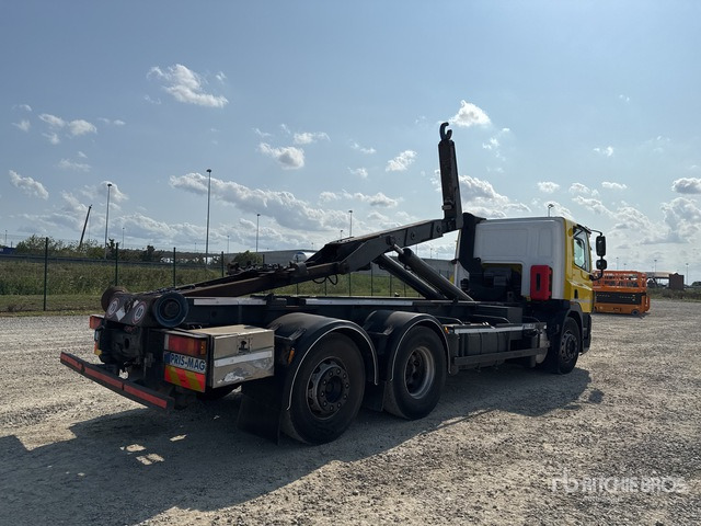 2007 DAF CF85 6x2 Roll-Off Truck - Horgos rakodó teherautó: 4 kép. 2007 DAF CF85 6x2 Roll-Off Truck - Horgos rakodó teherautó: 4 kép.