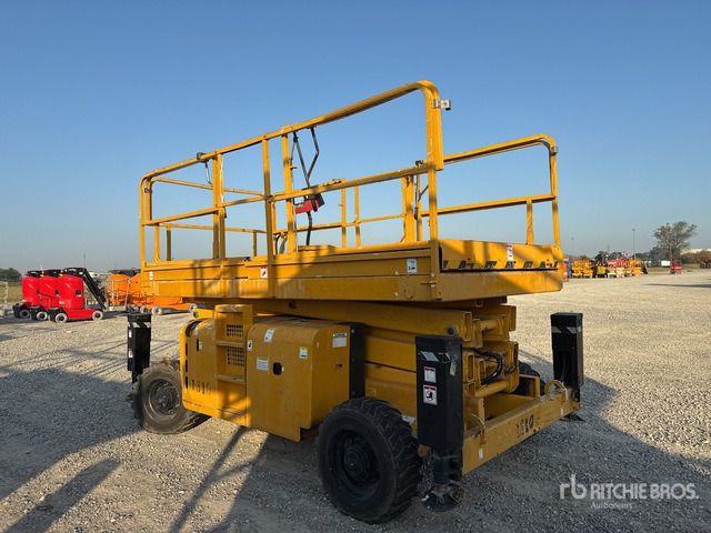 2007 Haulotte H12SX Diesel (Inoperable) Scissor Lift - Ollós emelő: 3 kép. 2007 Haulotte H12SX Diesel (Inoperable) Scissor Lift - Ollós emelő: 3 kép.