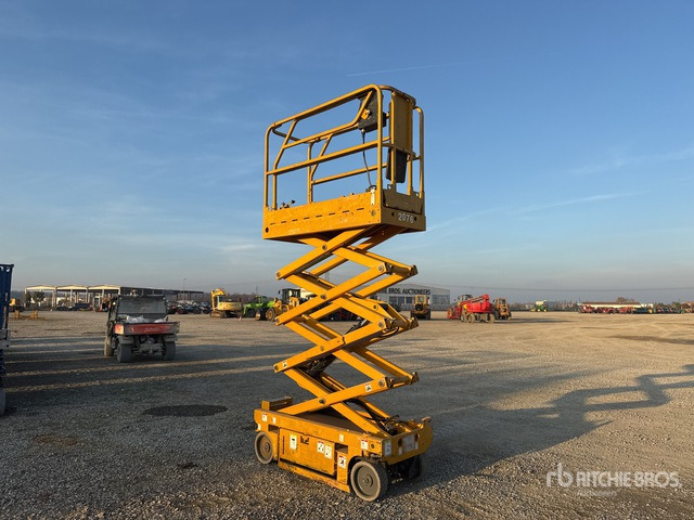 2008 Haulotte Optimum 8 Electric Scissor Lift - Ollós emelő: 3 kép. 2008 Haulotte Optimum 8 Electric Scissor Lift - Ollós emelő: 3 kép.