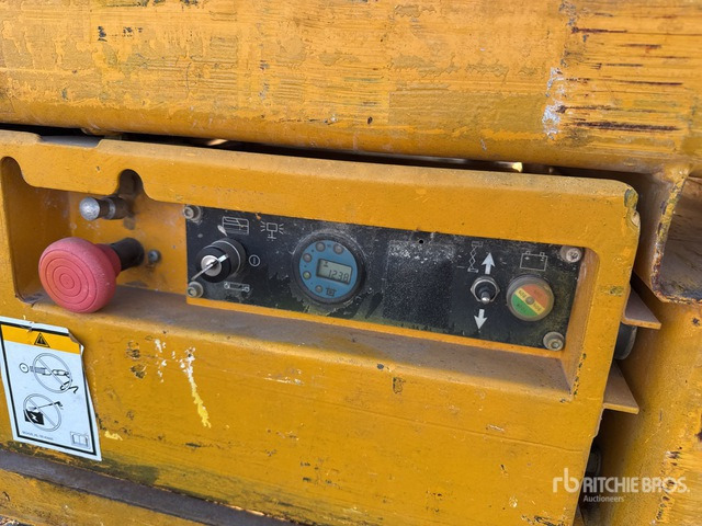 2008 Haulotte Optimum 8 Electric Scissor Lift - Ollós emelő: 5 kép. 2008 Haulotte Optimum 8 Electric Scissor Lift - Ollós emelő: 5 kép.