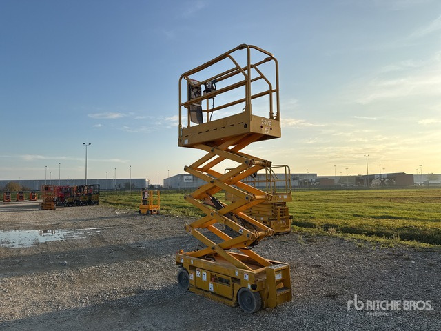 2008 Haulotte Optimum 8 Electric Scissor Lift - Ollós emelő: 1 kép. 2008 Haulotte Optimum 8 Electric Scissor Lift - Ollós emelő: 1 kép.