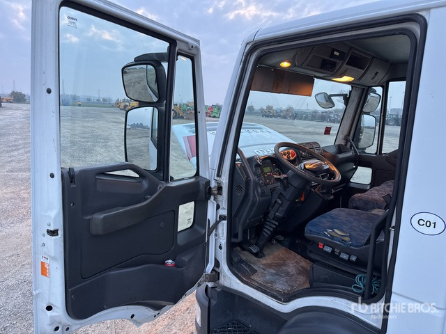 2008 Iveco Eurocargo 75E16 4x2 Dump Truck: Light Duty - Billenőplatós teherautó: 5 kép. 2008 Iveco Eurocargo 75E16 4x2 Dump Truck: Light Duty - Billenőplatós teherautó: 5 kép.