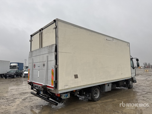 2008 Renault Midlum 220Dxi 4x2 Refrigerated Truck - Hűtős teherautó: 3 kép. 2008 Renault Midlum 220Dxi 4x2 Refrigerated Truck - Hűtős teherautó: 3 kép.