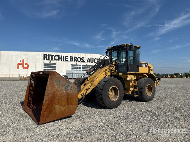 2009 Cat 930H Pala gommata - Gumikerekes homlokrakodó: 4 kép. 2009 Cat 930H Pala gommata - Gumikerekes homlokrakodó: 4 kép.