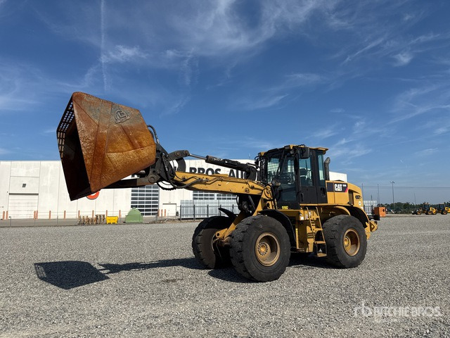 2009 Cat 930H Pala gommata - Gumikerekes homlokrakodó: 1 kép. 2009 Cat 930H Pala gommata - Gumikerekes homlokrakodó: 1 kép.